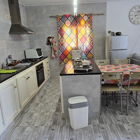 Ain Draham Sejour 1, Appartement Deux Pieces, Prive,Seulement Familles!!! Netflix, Youtube Exterior photo